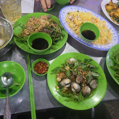 4군 해산물거리(Vinh Khanh Food Street)